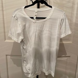 Lululemon White Short Sleeve Top Size 8